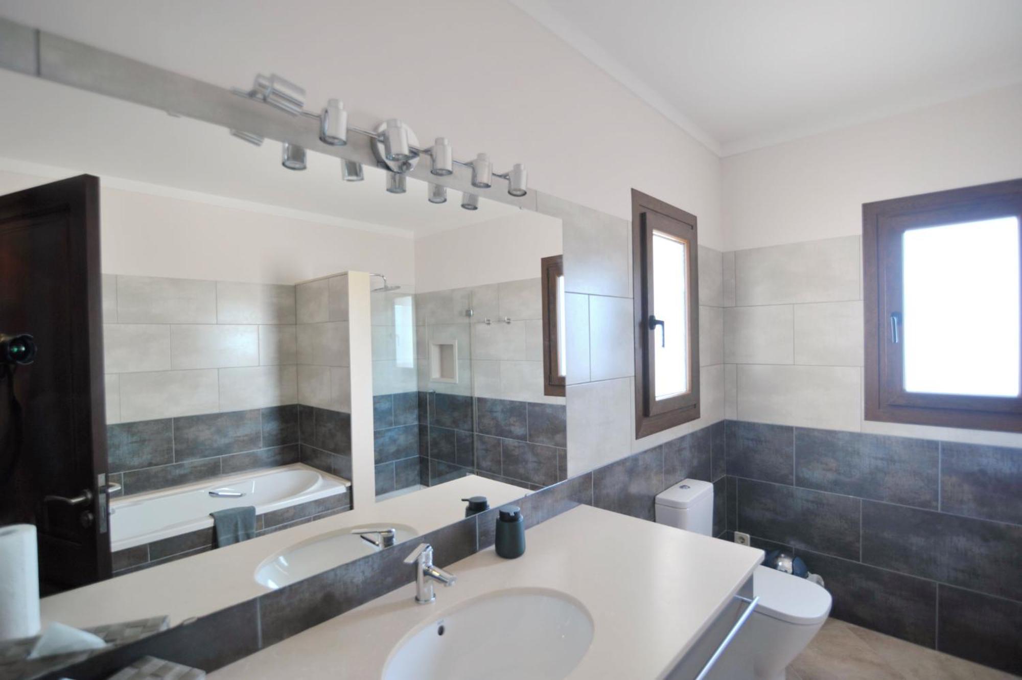 New, Premium Mit Starlight-pool! South-east Coast, Cala D Or Villa